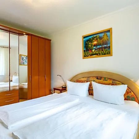 아파트 Juliane In Der Zum Kronprinzen Direkt Gegenueber Der Saarow Therme 바트 자로