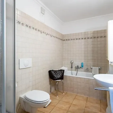 Juliane In Der Zum Kronprinzen Direkt Gegenueber Der Saarow Therme 아파트 *