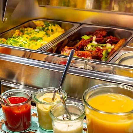 Juliane In Der Zum Kronprinzen Direkt Gegenueber Der Saarow Therme *