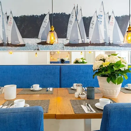 Juliane In Der Zum Kronprinzen Direkt Gegenueber Der Saarow Therme * Бад-Заров