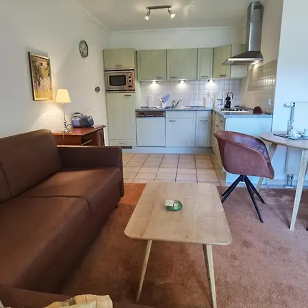 Апартаменты Juliane In Der Zum Kronprinzen Direkt Gegenueber Der Saarow Therme Бад-Заров