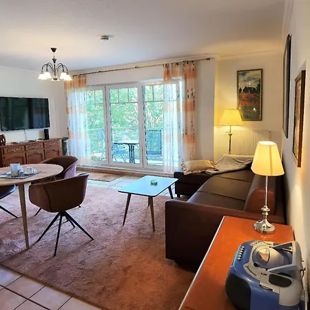 아파트 Juliane In Der Zum Kronprinzen Direkt Gegenueber Der Saarow Therme