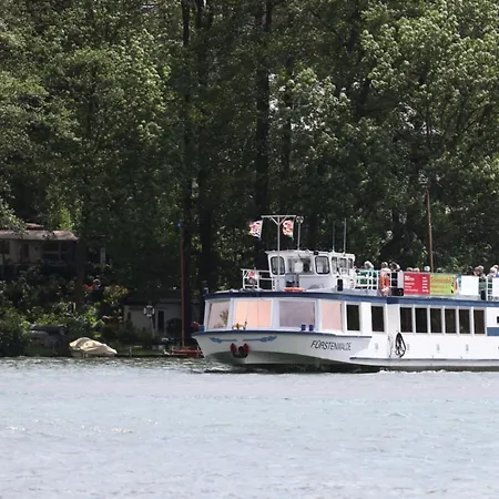 아파트 Juliane In Der Zum Kronprinzen Direkt Gegenueber Der Saarow Therme *