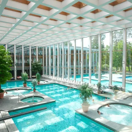 Апартаменты Juliane In Der Zum Kronprinzen Direkt Gegenueber Der Saarow Therme Бад-Заров