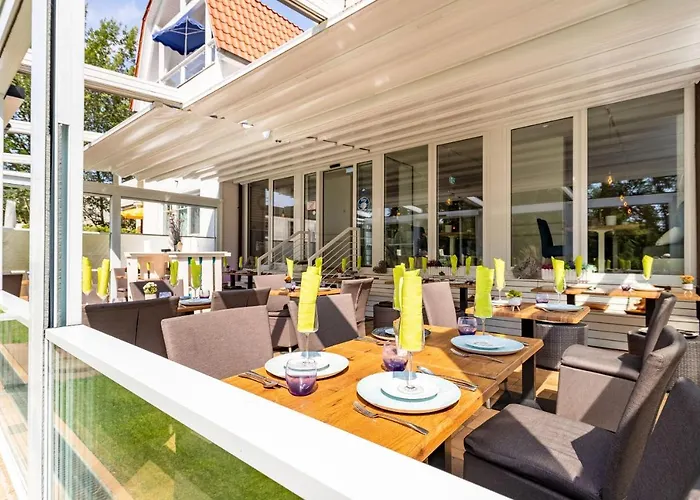 Juliane In Der Zum Kronprinzen Direkt Gegenuber Der Saarow Therme *